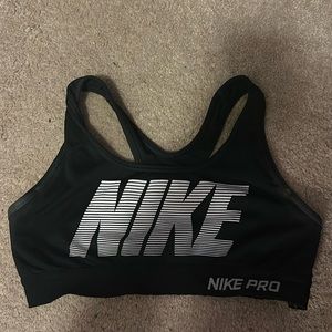 Nike pro sports bra